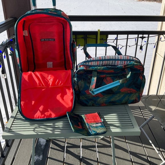 Lug - Tropical Ocean Lot - Picture 3 of 15